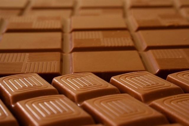 Посыпка из молочного шоколада Milk CHM-BS-12938-999 4x1 кг Barry Callebaut